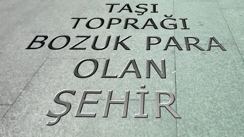 Taşı Toprağı Bozuk Para Olan Şehir